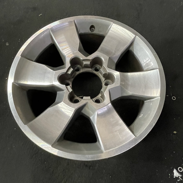 17" 4 RUNNER 10-13 17x7, alloy Original OEM Wheel Rim - Close-Up Detail