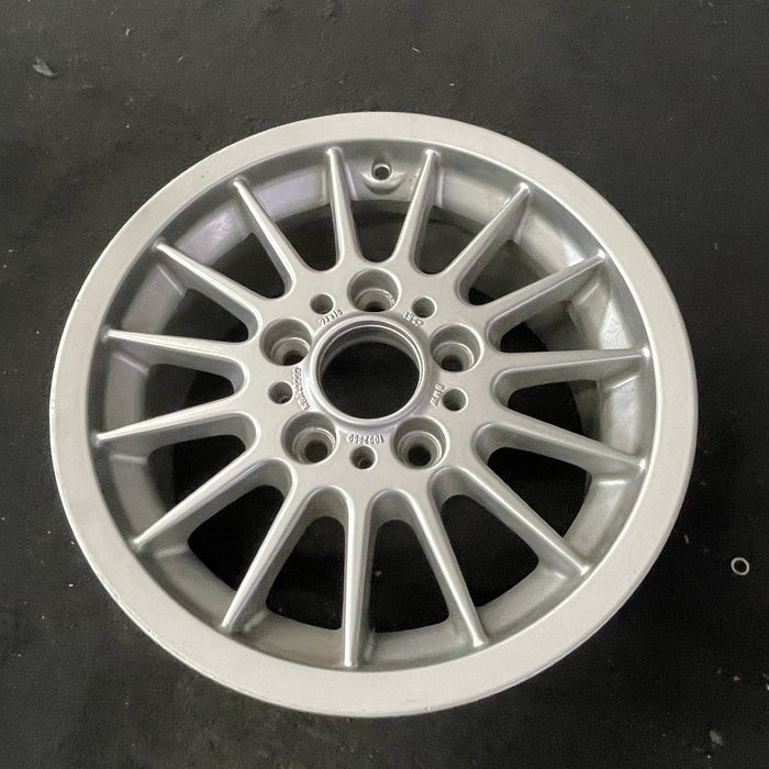 16" BMW 323i 98 16x7 , 15 spoke Original OEM Wheel Rim - Close-Up Detail
