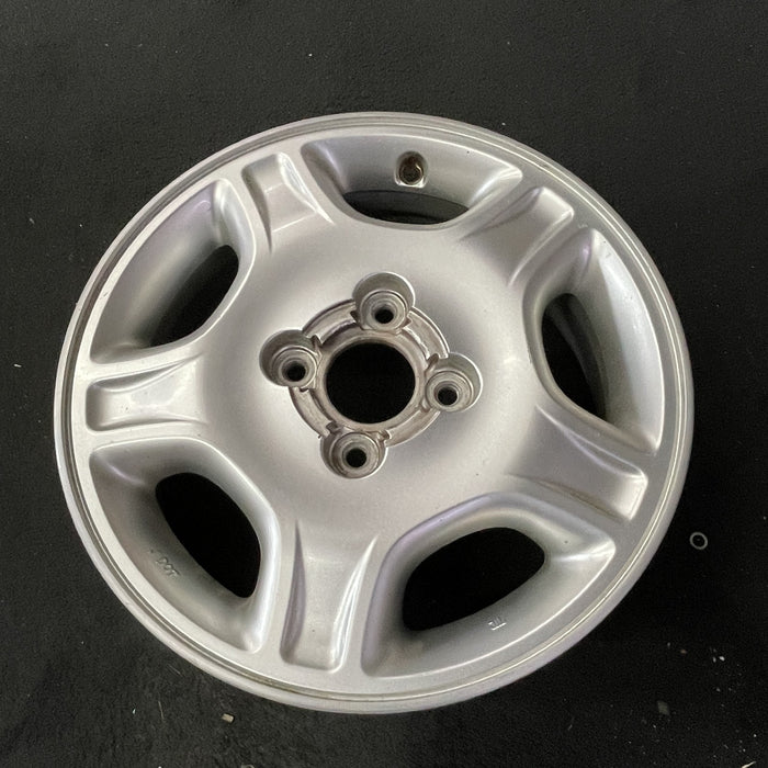 16" ALTIMA 00-01 16x6 , 5 spoke Original OEM Wheel Rim - Close-Up Detail