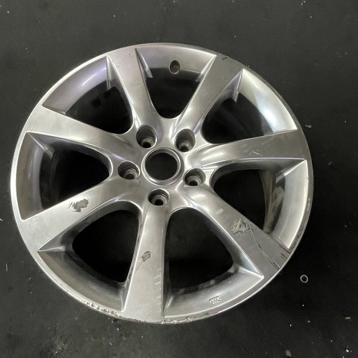 17" INFINITI G35 05-06 17x7 , 7 spoke Original OEM Wheel Rim - Close-Up Detail