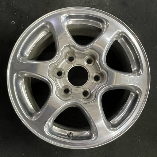 17" SIERRA 1500 PICKUP 01 17x7.5 , fully polished Original OEM Wheel Rim - Angle View
