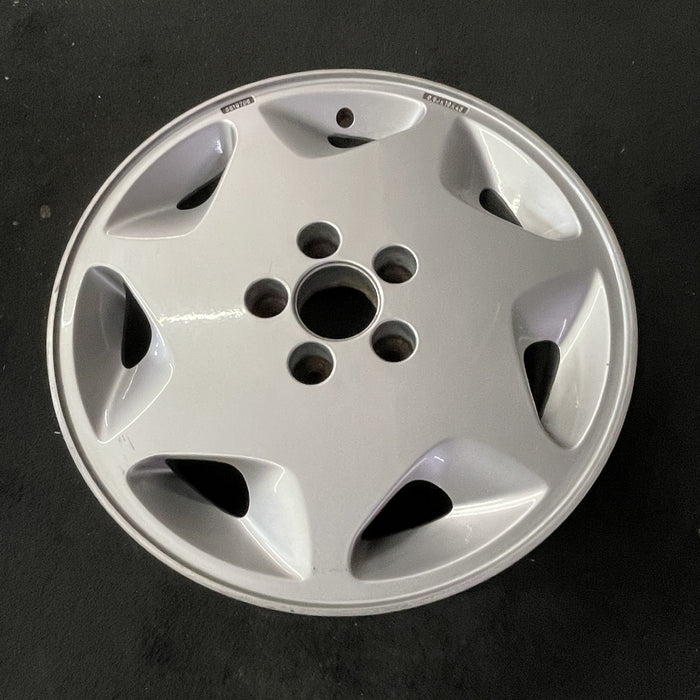 16" VOLVO 960 95 16x6.5 Original OEM Wheel Rim - Close-Up Detail