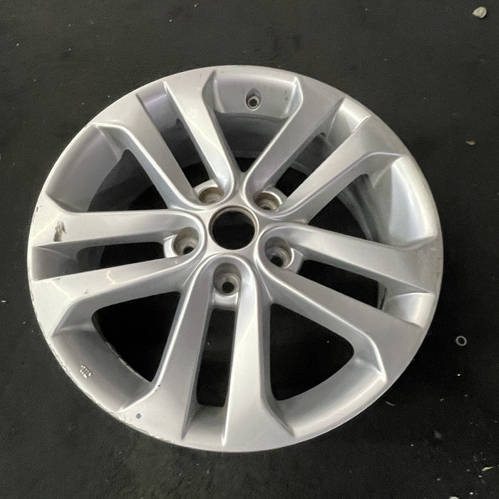 17" JUKE 11-16 17x7 , , double spoke Original OEM Wheel Rim - Close-Up Detail