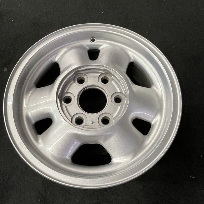 16" SAVANA 1500 VAN 03-04 16x7, Original OEM Wheel Rim - Close-Up Detail