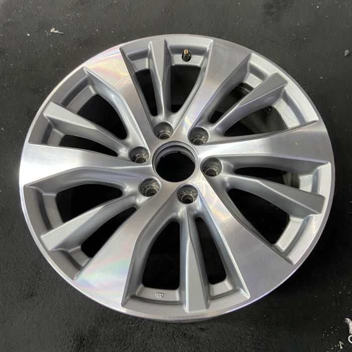 20" INFINITI QX80 15 20x8 , Original OEM Wheel Rim - Close-Up Detail