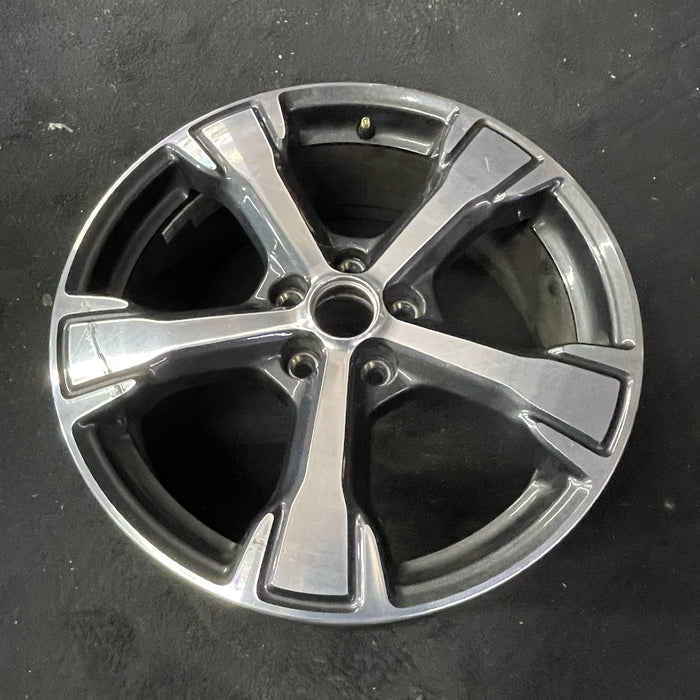 18" ESCAPE 17-18 18x7.5 , 5 spoke Original OEM Wheel Rim - Close-Up Detail