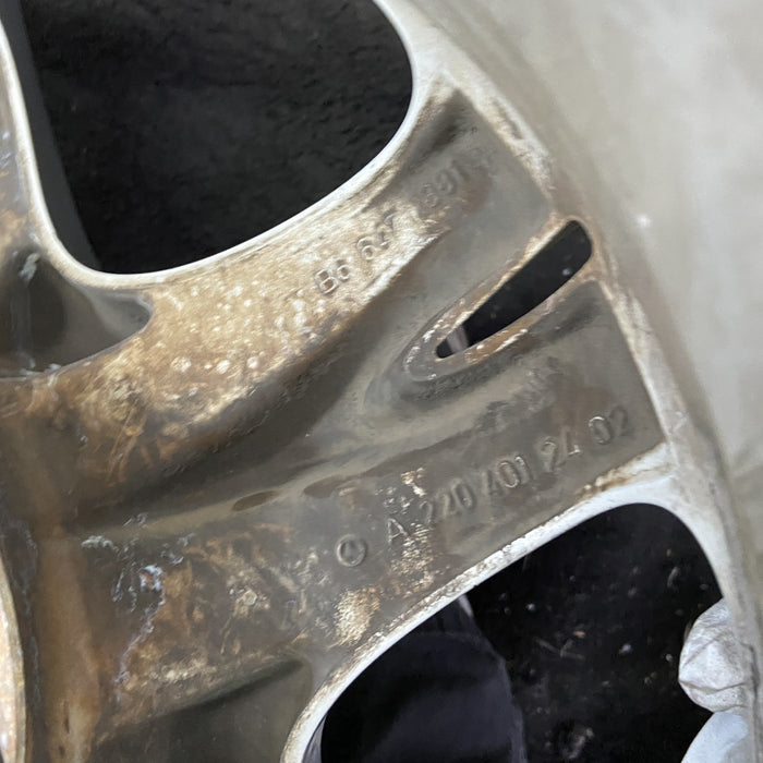 17" MERCEDES CL-CLASS 03-05 215 Type; CL500, 17x7.5 Original OEM Wheel Rim - Close-Up Detail