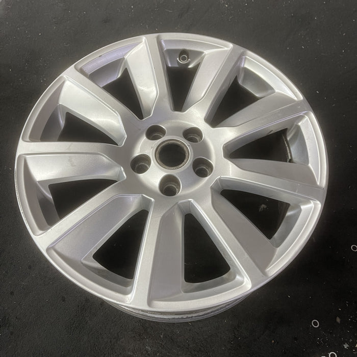 20" RANGE ROVER SPORT 12-13 , 20x9.5, 9 spoke, angled Original OEM Wheel Rim - Close-Up Detail