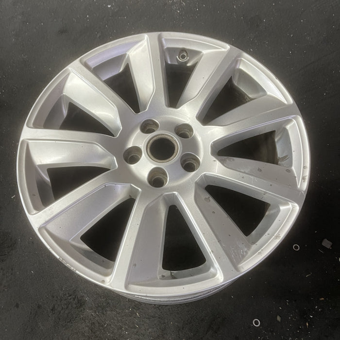 20" RANGE ROVER SPORT 12-13 , 20x9.5, 9 spoke, angled Original OEM Wheel Rim - Close-Up Detail