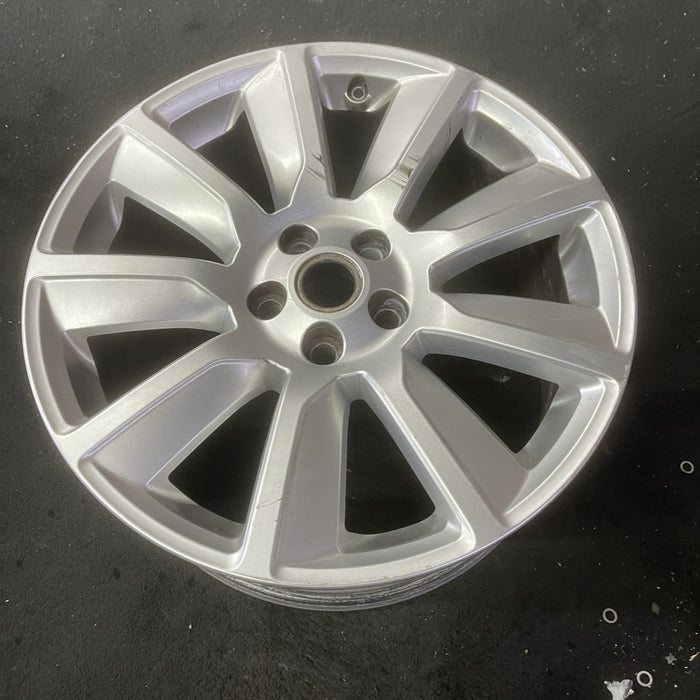 20" RANGE ROVER SPORT 12-13 , 20x9.5, 9 spoke, angled Original OEM Wheel Rim - Close-Up Detail