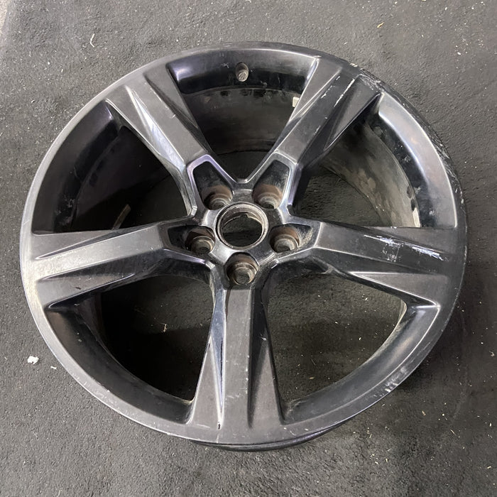 20" CAMARO 16-17 20x8.5, 5 solid spoke, black Original OEM Wheel Rim - Close-Up Detail