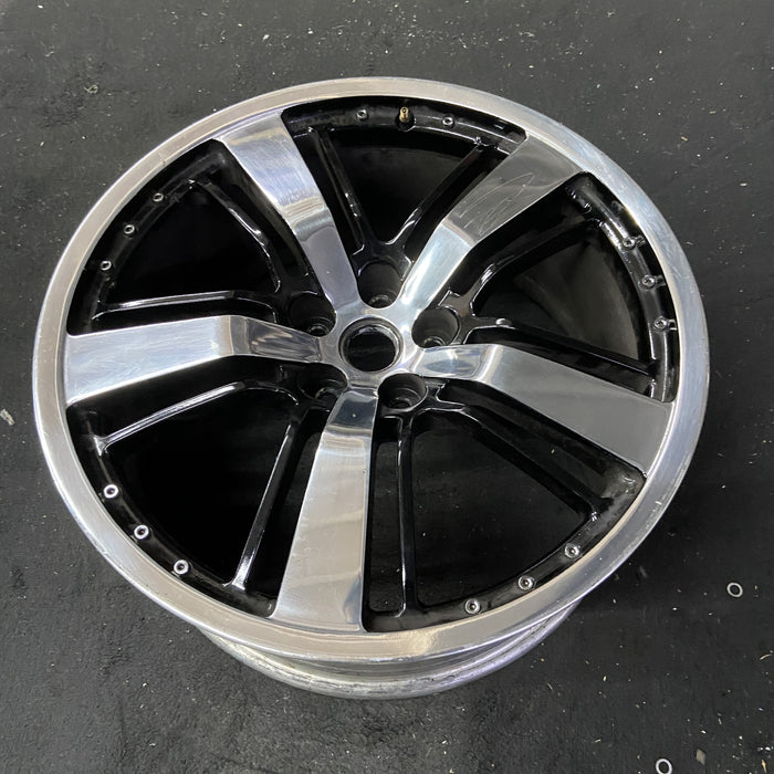 21" CAMARO 10-11 21x9.5 , black silver Original OEM Wheel Rim - Close-Up Detail