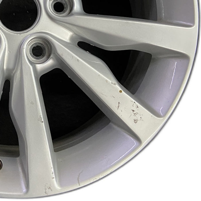 18" DURANGO 14-17 18x8 aluminum Original OEM Wheel Rim - Close-Up Detail