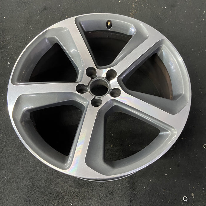 20" AUDI Q5 13-16 20x8.5, 5 spoke, arm spoke Original OEM Wheel Rim - Close-Up Detail