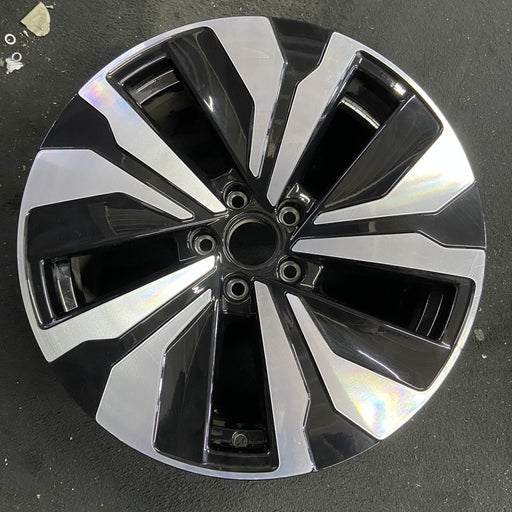 18" ATLAS 24 18x8, , single spoke Original OEM Wheel Rim - Angle View