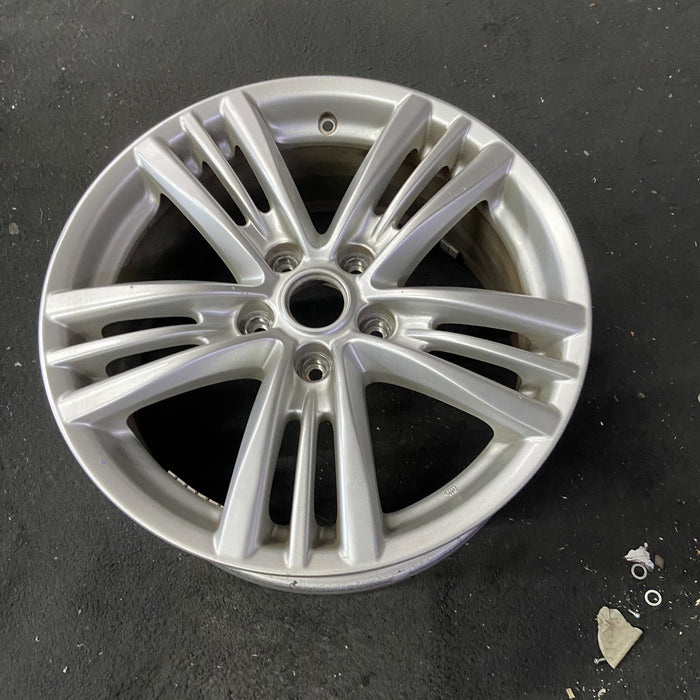 17" INFINITI G25 11-12 17x7.5 , Original OEM Wheel Rim - Close-Up Detail