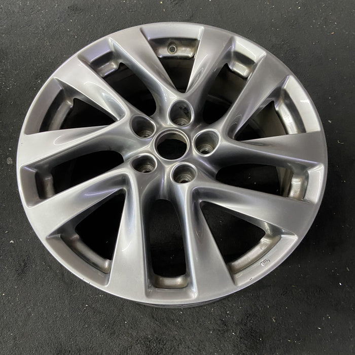18" INFINITI JX35 13 18x7.5 Original OEM Wheel Rim - Close-Up Detail