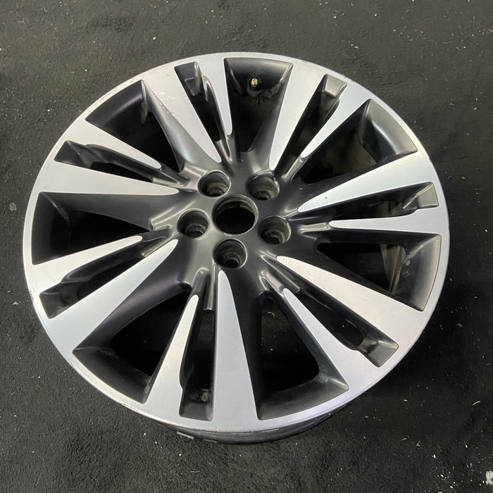 19" MKZ 17 19x8 , 14 spoke Original OEM Wheel Rim - Close-Up Detail