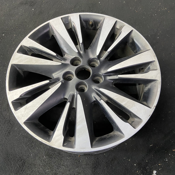 19" MKZ 17 19x8 , 14 spoke Original OEM Wheel Rim - Close-Up Detail