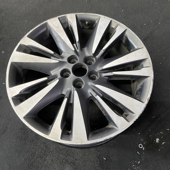 19" MKZ 17 19x8 , 14 spoke Original OEM Wheel Rim - Close-Up Detail