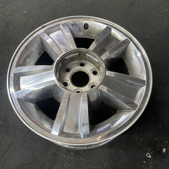 20" AVALANCHE 1500 09-10 20x8.5, 5 spoke, covered lug nuts, grooved spoke - Close-Up Detail
