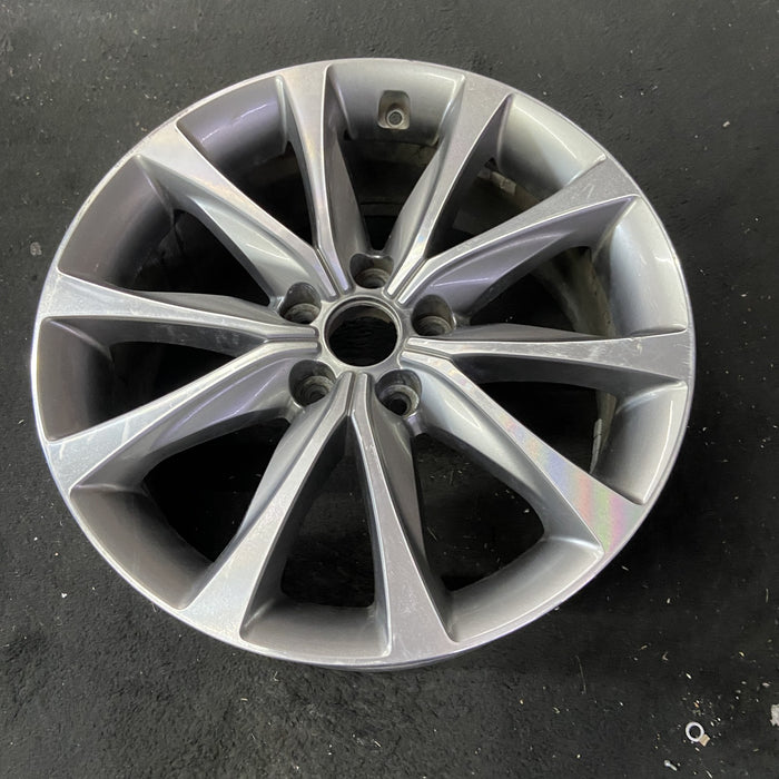 18" AZERA 15-17 , 18x7.5 Original OEM Wheel Rim - Close-Up Detail