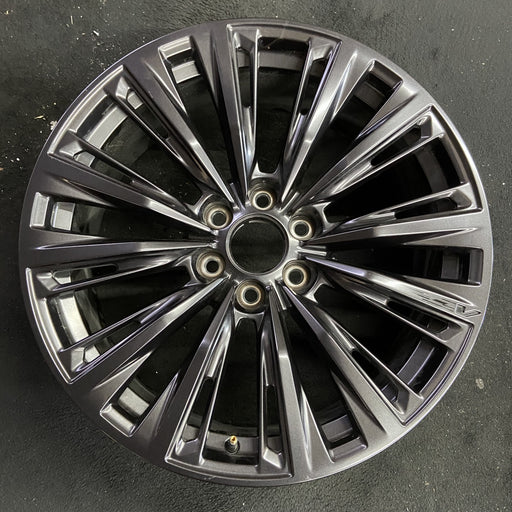 22" ESCALADE 23 22x9, 12 spoke, opt SQO Original OEM Wheel Rim - Angle View