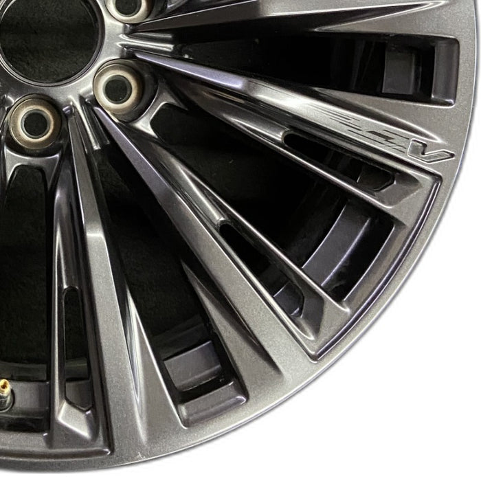 22" ESCALADE 23 22x9 12 spoke opt SQO Original OEM Wheel Rim - Close-Up Detail
