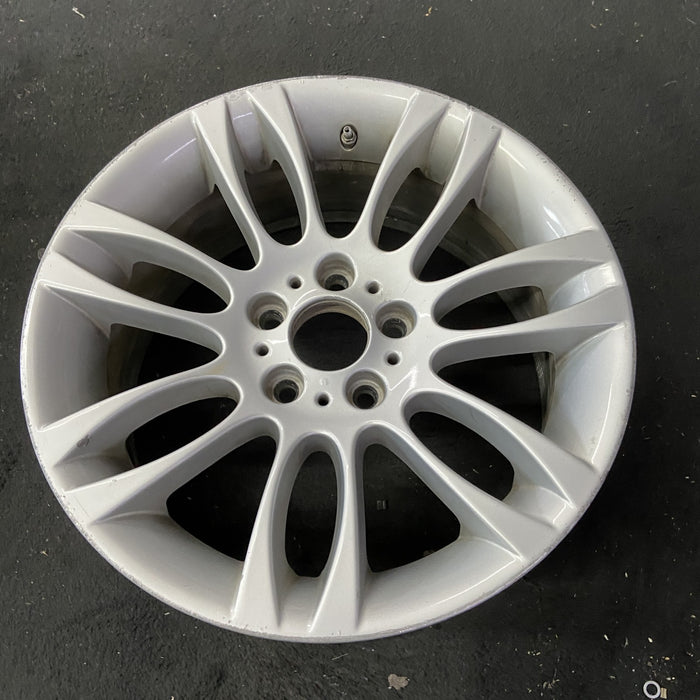 18" BMW 323i 06-11 18x8 , 7 spoke, flared spoke, double spoke design Original - Close-Up Detail