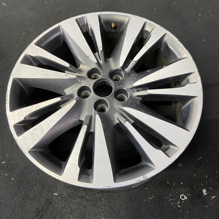 19" MKZ 17 19x8 , 14 spoke Original OEM Wheel Rim - Close-Up Detail