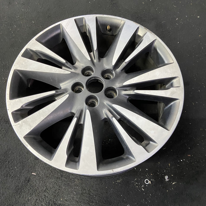 19" MKZ 17 19x8 , 14 spoke Original OEM Wheel Rim - Close-Up Detail