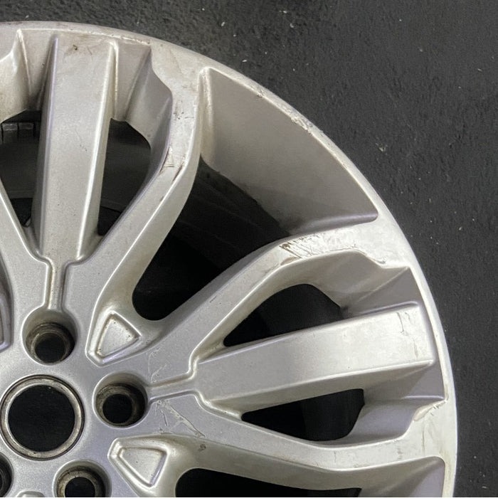 21" RANGE ROVER SPORT 14-15 21x9.5 alloy 15 spoke silver Original OEM Wheel Rim - Close-Up Detail