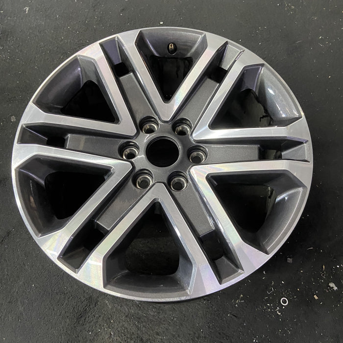 20" FORD F150 PICKUP 21-23 20x8.5, 6 spoke, machined dark gray Original OEM - Close-Up Detail