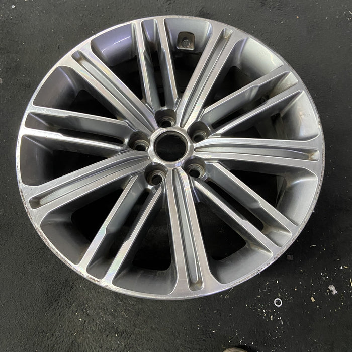 18" G80 18-20 18x8 Original OEM Wheel Rim - Close-Up Detail