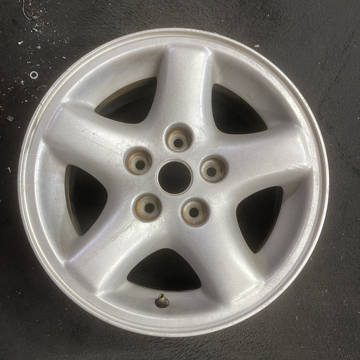 15" CHEROKEE 01 15x7, aluminum Original OEM Wheel Rim - Angle View