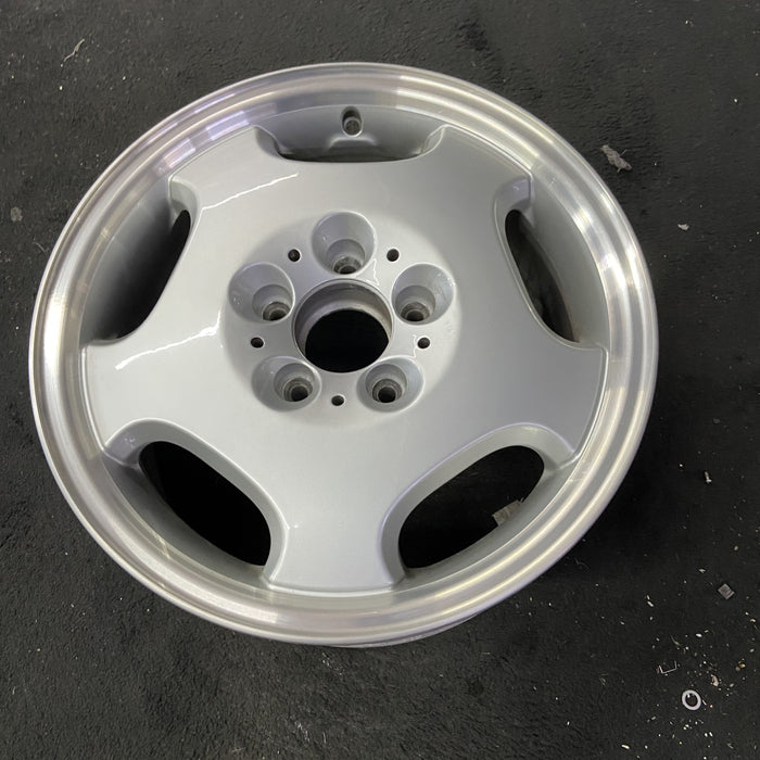 16" MERCEDES E-CLASS 96-97 210 Type; E300D, 16x7.5, 5 hole Original OEM Wheel - Close-Up Detail