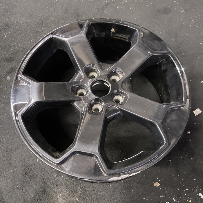 20" GRAND CHEROKEE 18 20x8, 5 spoke, straight spoke Original OEM Wheel Rim - Close-Up Detail