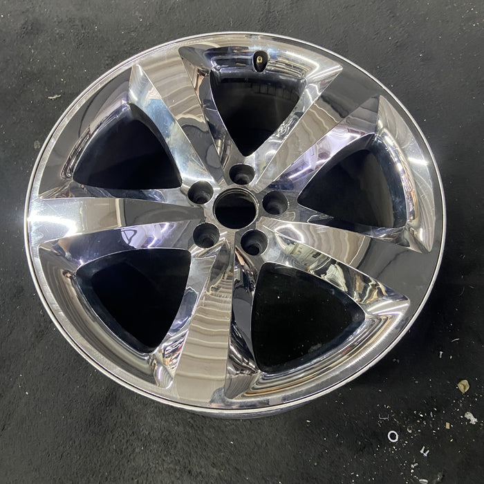 20" CHALLENGER 11-12 20x8, , chrome clad, lug nut centered between spokes - Close-Up Detail