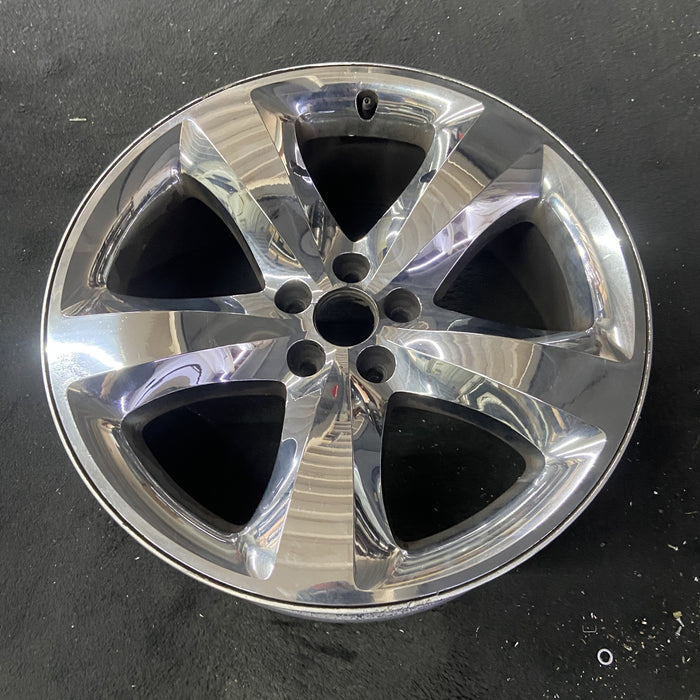 20" CHALLENGER 11-12 20x8, , chrome clad, lug nut centered between spokes - Close-Up Detail