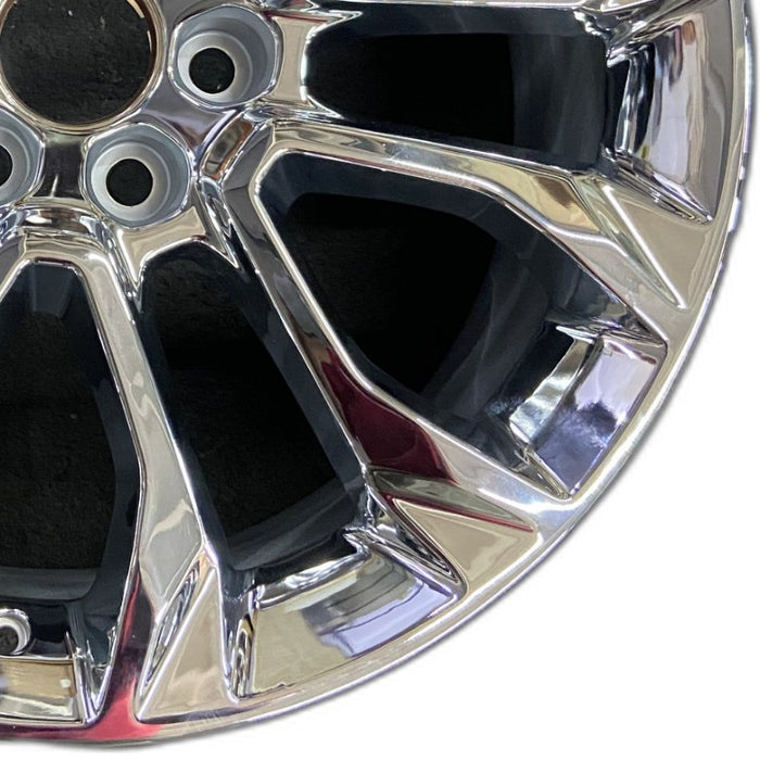 22" SIERRA 1500 PICKUP 23 22x9 raised spoke 12 spoke chrome opt SSI Original - Close-Up Detail