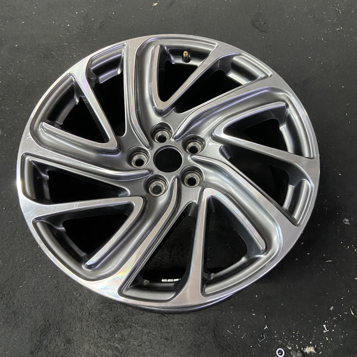 19" AVIATOR 20-24 19x8, Original OEM Wheel Rim - Close-Up Detail