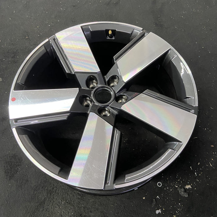 20" SANTA FE 24 gasoline, 20x8.5 Original OEM Wheel Rim - Close-Up Detail