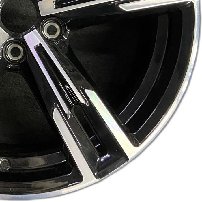 18" BMW 230i 22-24 18x7.5, , double spoke Original OEM Wheel Rim - Close-Up Detail