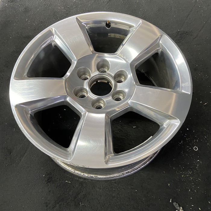 20" SIERRA 1500 PICKUP 19 classic , 20x9, 5 spoke, exposed lug nuts, polished - Close-Up Detail