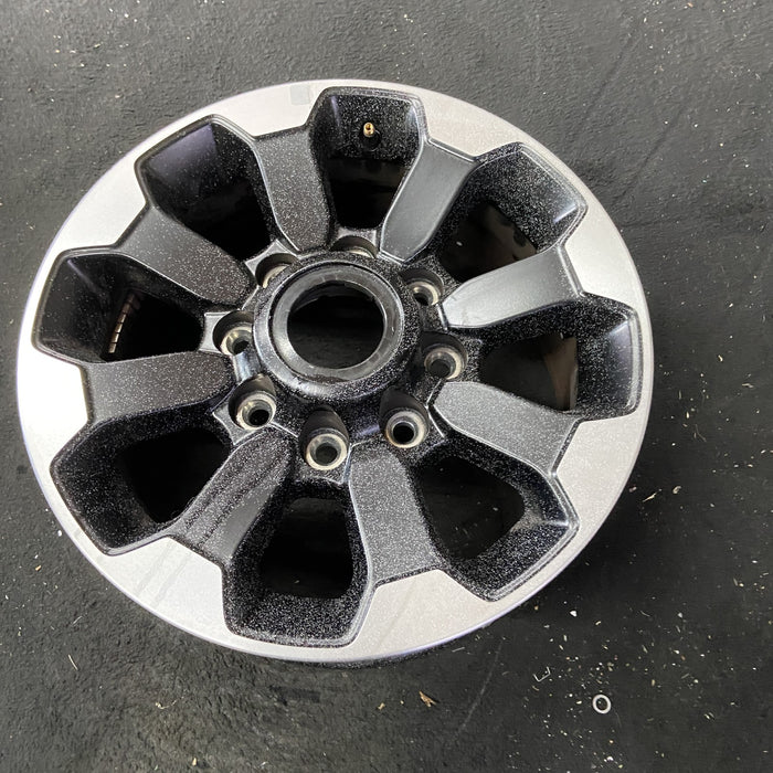 17" DODGE 2500 PICKUP 17-18 , 17x8 , 8 spoke Original OEM Wheel Rim - Close-Up Detail