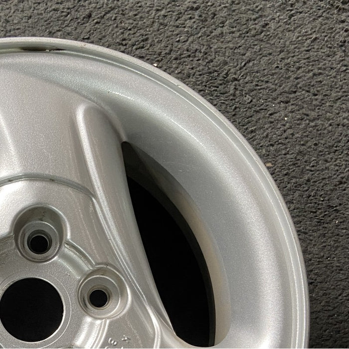 15" PROBE 95-97 15x6 R. Original OEM Wheel Rim - Close-Up Detail