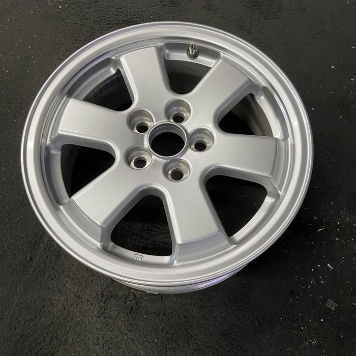 15" PRIUS 04-06 15x6 Original OEM Wheel Rim - Close-Up Detail