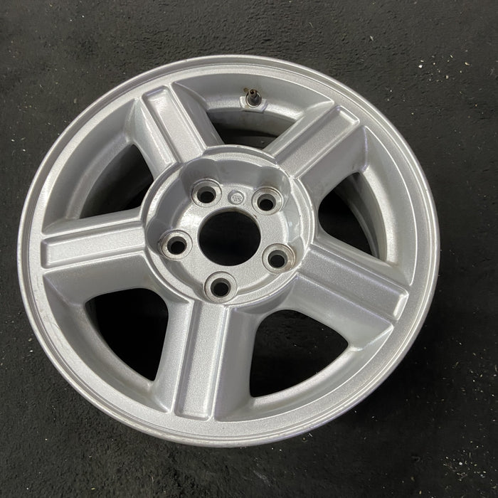 15" ESCAPE 01-04 15x6.5, , aluminum, grooved spokes Original OEM Wheel Rim - Close-Up Detail
