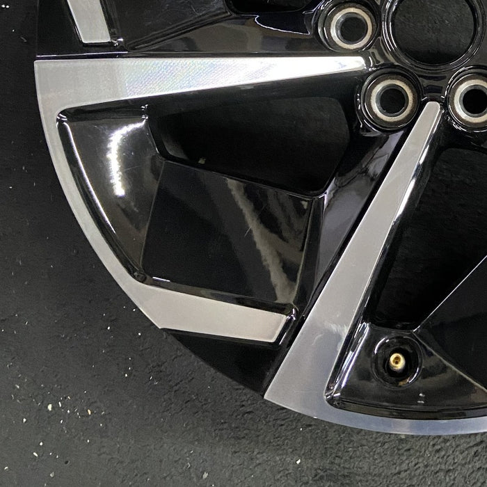 19" EQUINOX EV 24-25 19x8.5 opt REH Original OEM Wheel Rim - Additional View