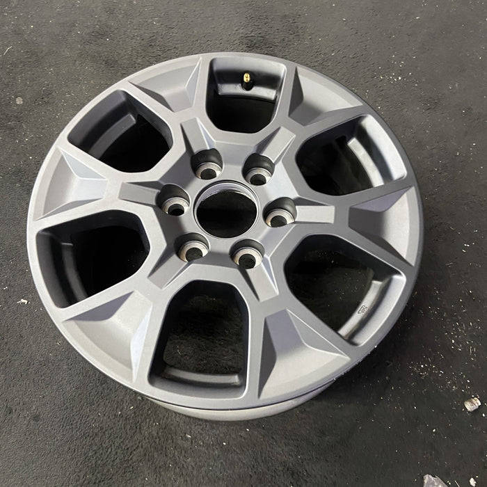 18" GX550 24-25 18x7.5 Original OEM Wheel Rim - Close-Up Detail